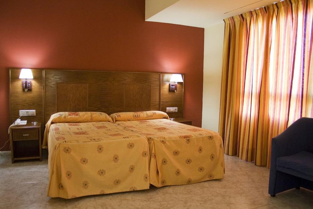 Hotel Perales Talavera de la Reina Extérieur photo